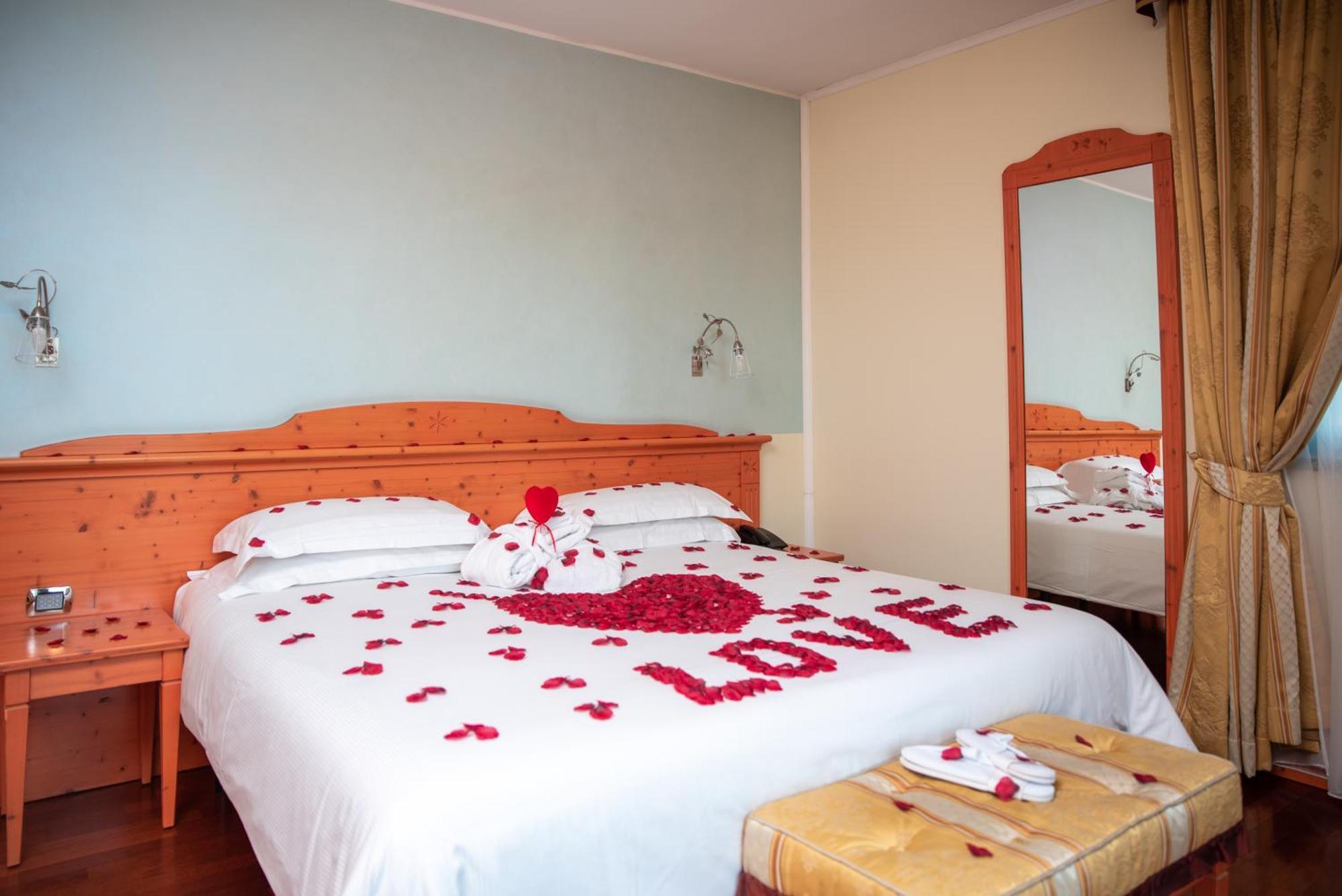 Hotel Residence Montelago Ternate (Varese) Exterior foto